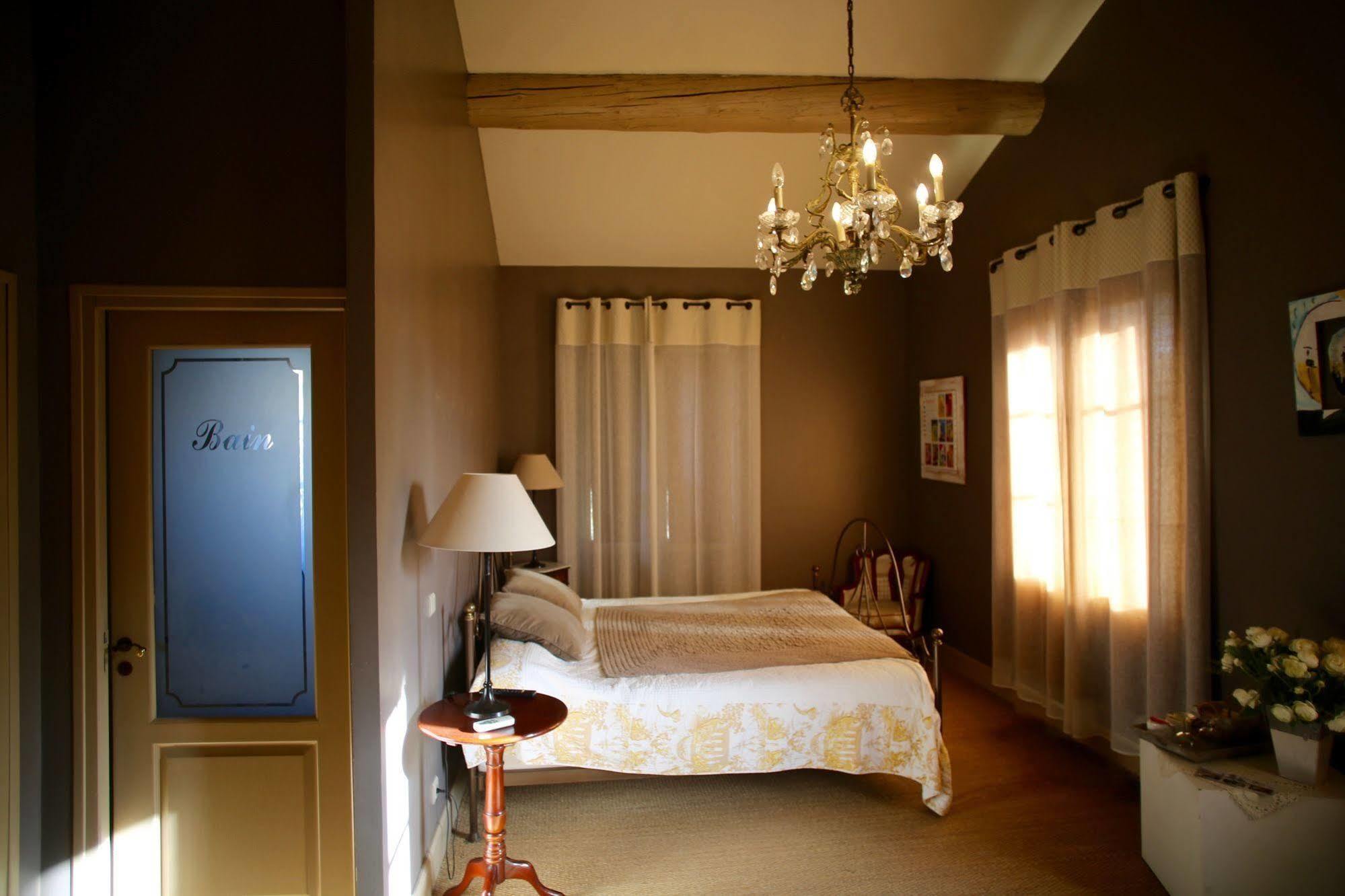 Bed and Breakfast Domaine De La Fosse Arles Zewnętrze zdjęcie